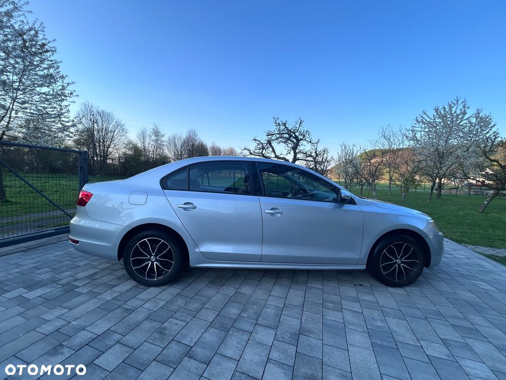 Volkswagen Jetta 1.2 TSI Trendline - 6