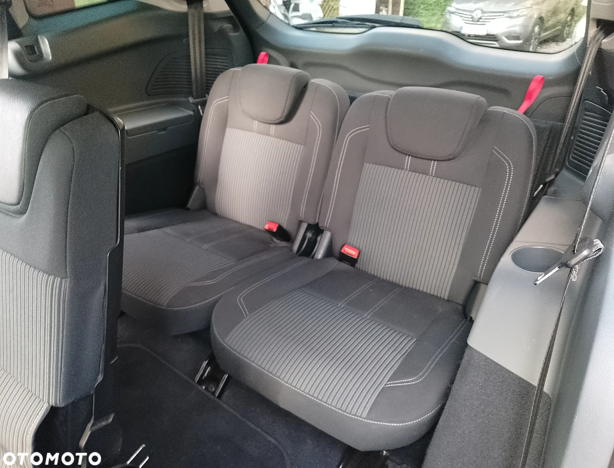 Ford Grand C-MAX 1.6 EcoBoost Start-Stop-System Champions Edition - 13