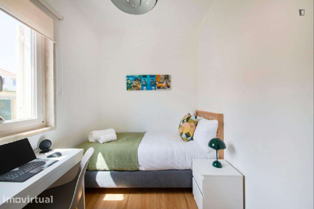 Quarto - localizado em Benfica Lisbon - Grande imagem: 5/24