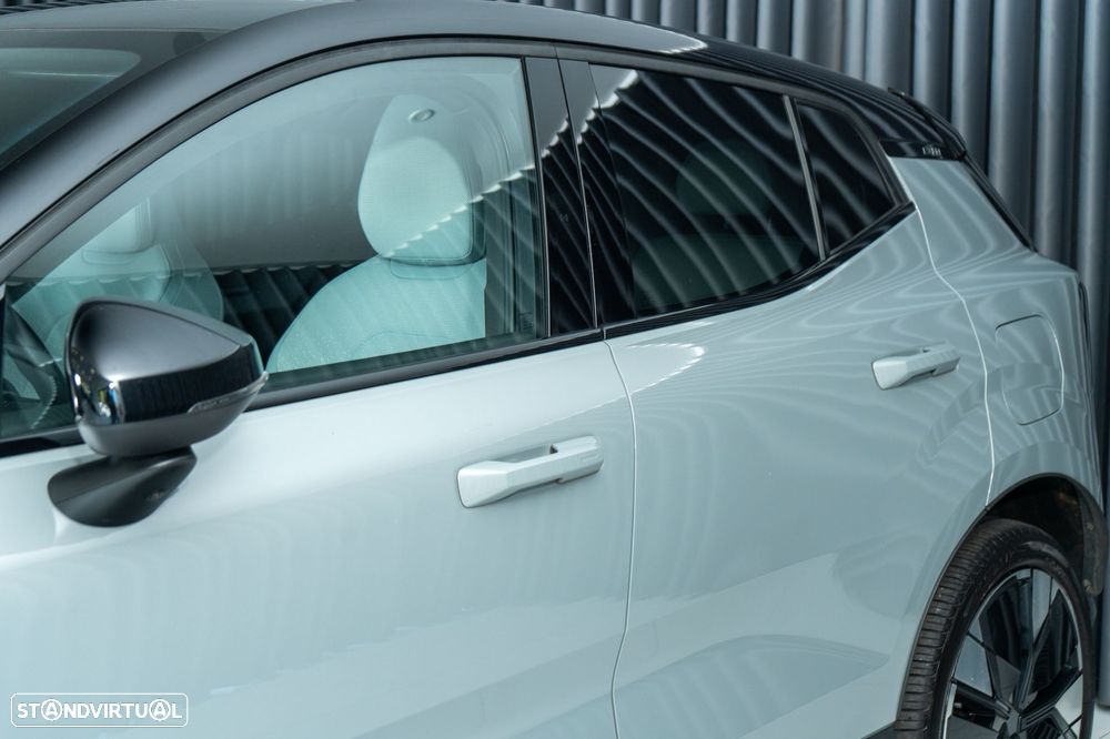 Volvo EX 30 Twin Motor Performance AWD Ultra — fotografia 14