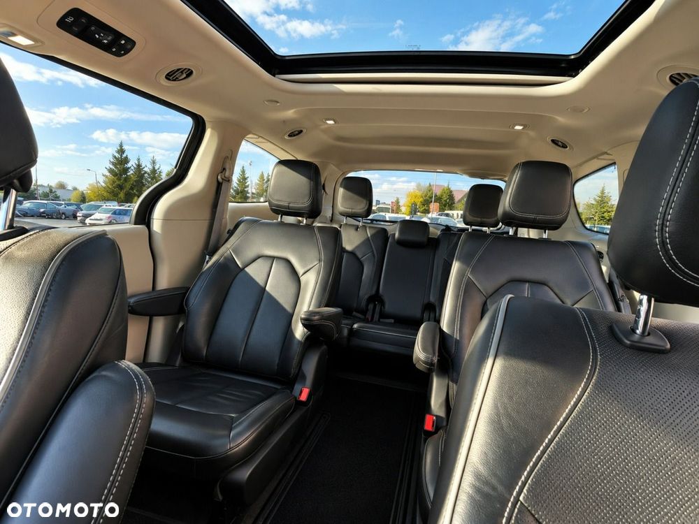 Chrysler Pacifica - 26
