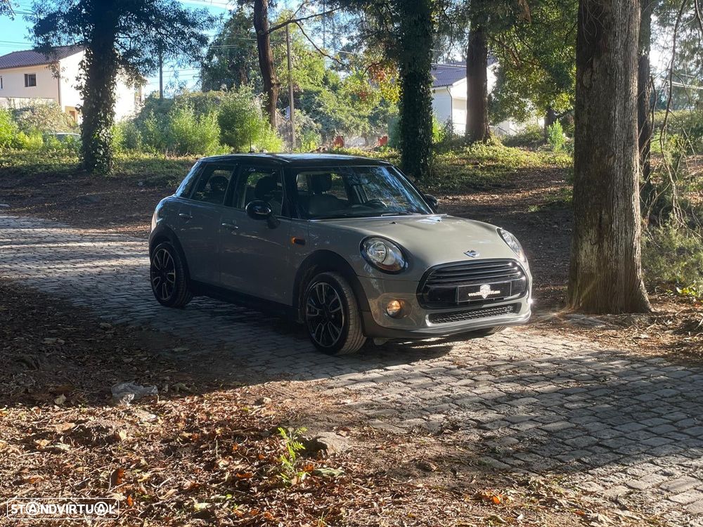 MINI 5 Portas Cooper D Aut. - 30