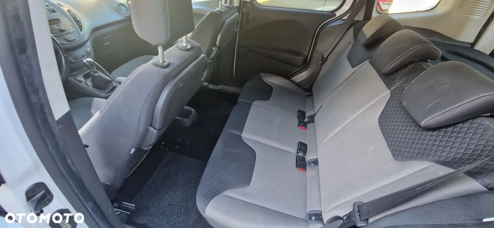 Ford Tourneo Courier 1.5 TDCi Ambiente - 11