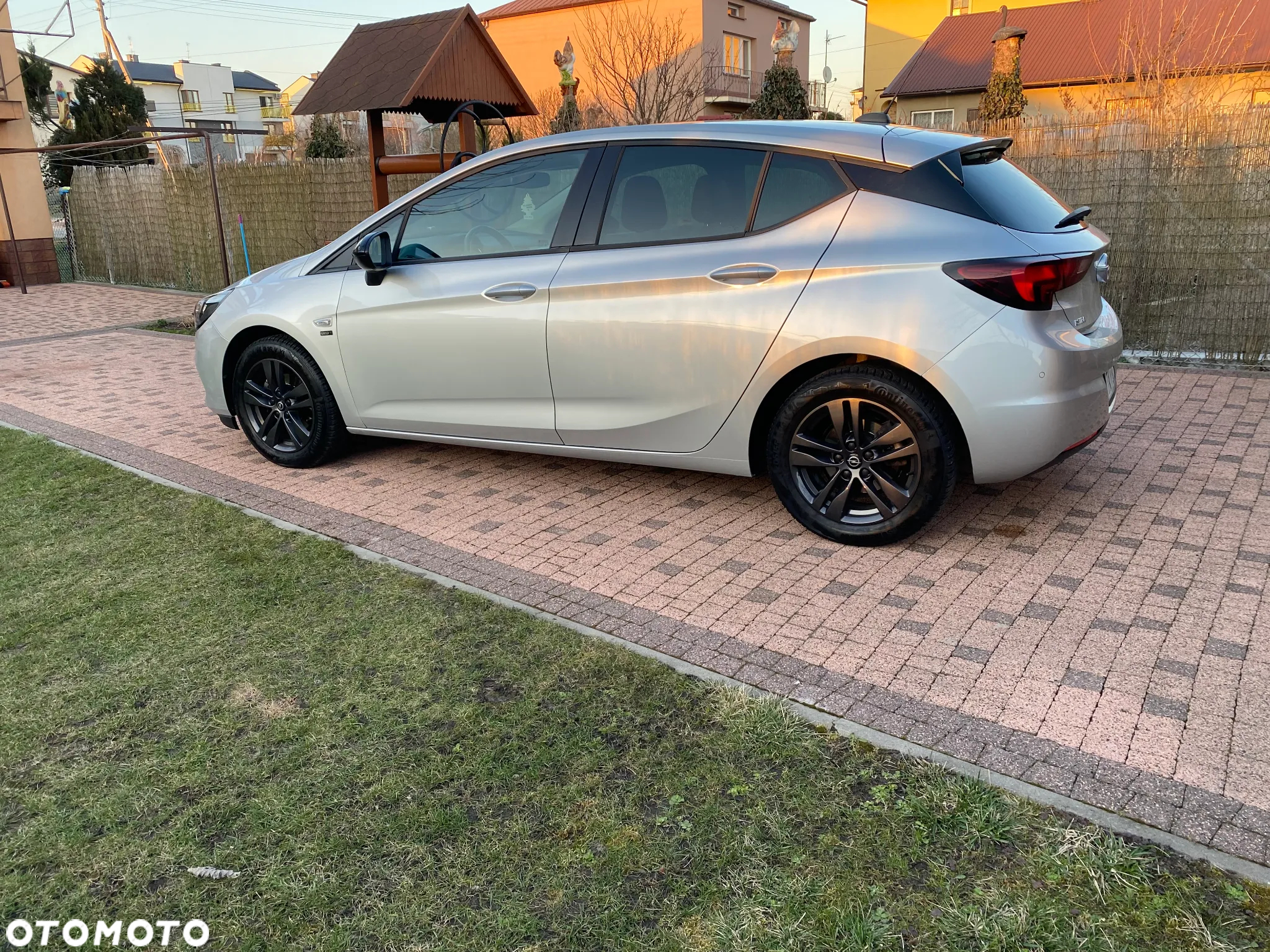 Opel Astra V 1.2 T Elegance S&S - 3
