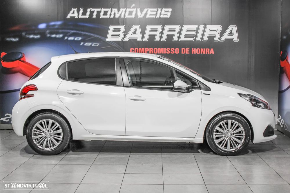 Peugeot 208 1.5 BlueHDi Signature - 16