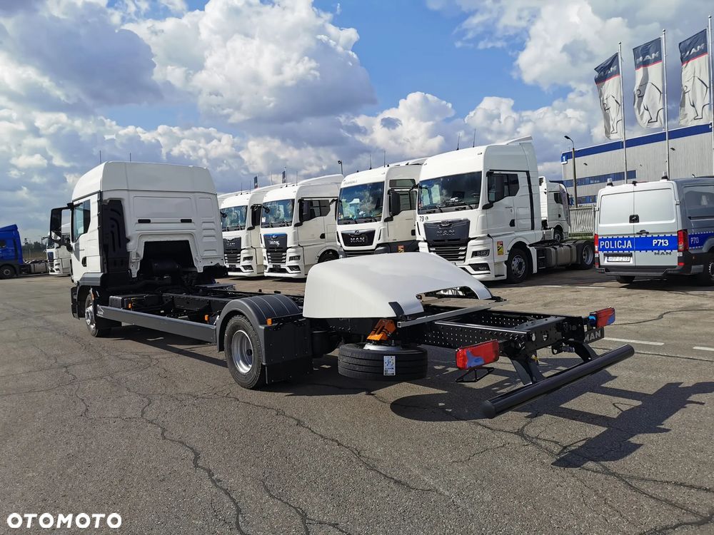 MAN MAN TGL 12.250 4x2 BL CH - 4