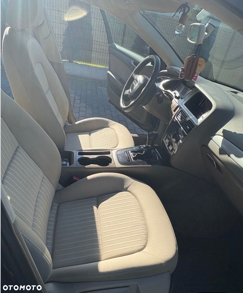 Audi A4 Limousine - 9