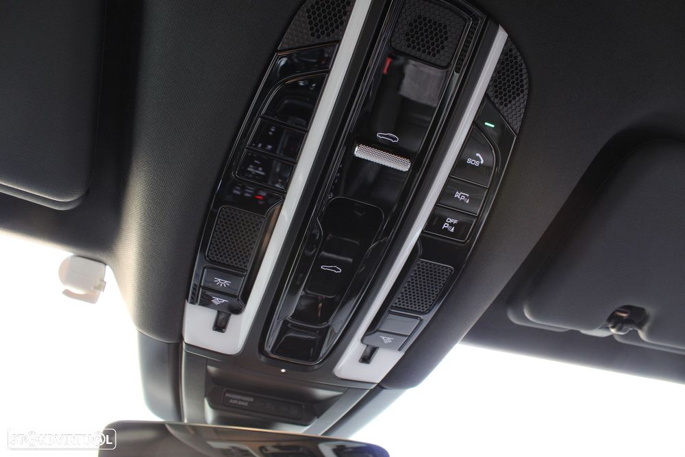 Porsche Cayenne E-Hybrid Tiptronic S Platinum Edition - 29