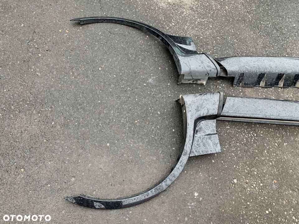 PROGI KOMPLET NAKŁADKI AREO BLACK 475 BMW E83 X3 - 2