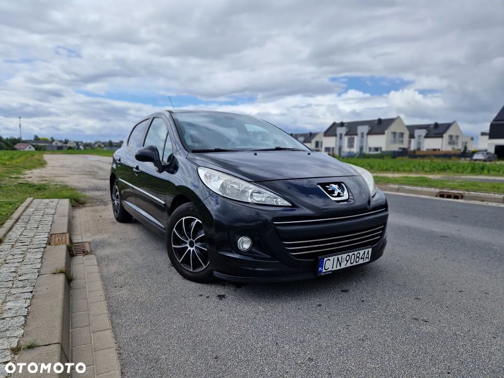 Peugeot 207 - 1