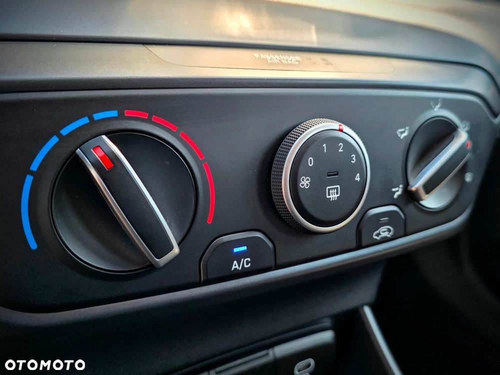 Hyundai i20 1.2 Pure - 12