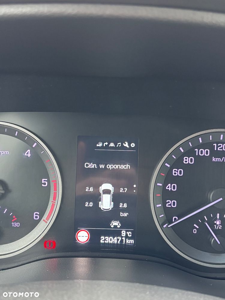 Hyundai Tucson 2.0 CRDI BlueDrive Style 2WD - 28