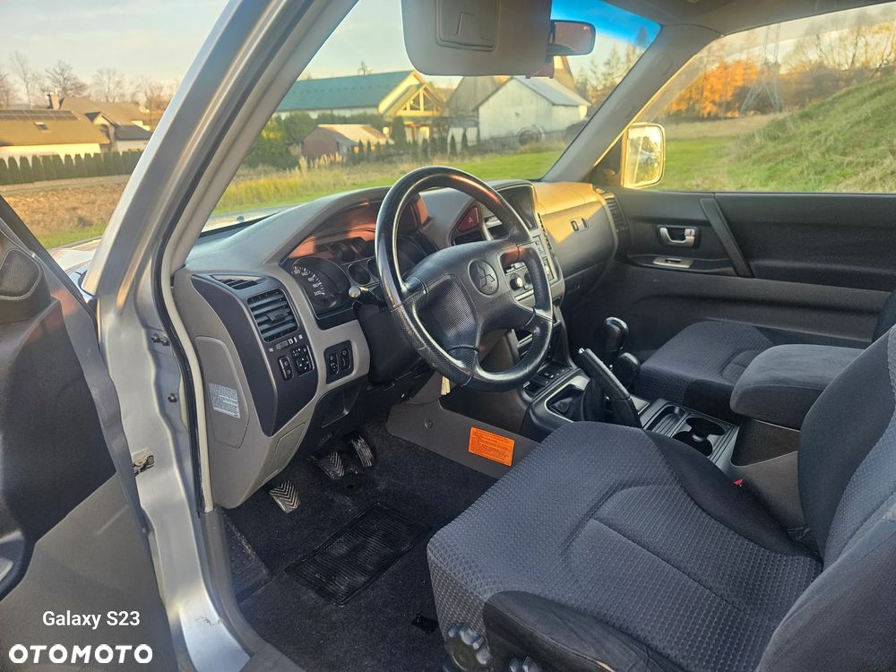 Mitsubishi Pajero - 7