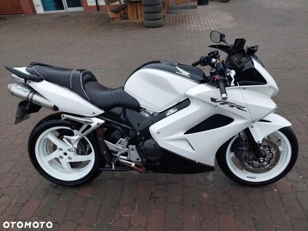 Honda VFR - 6