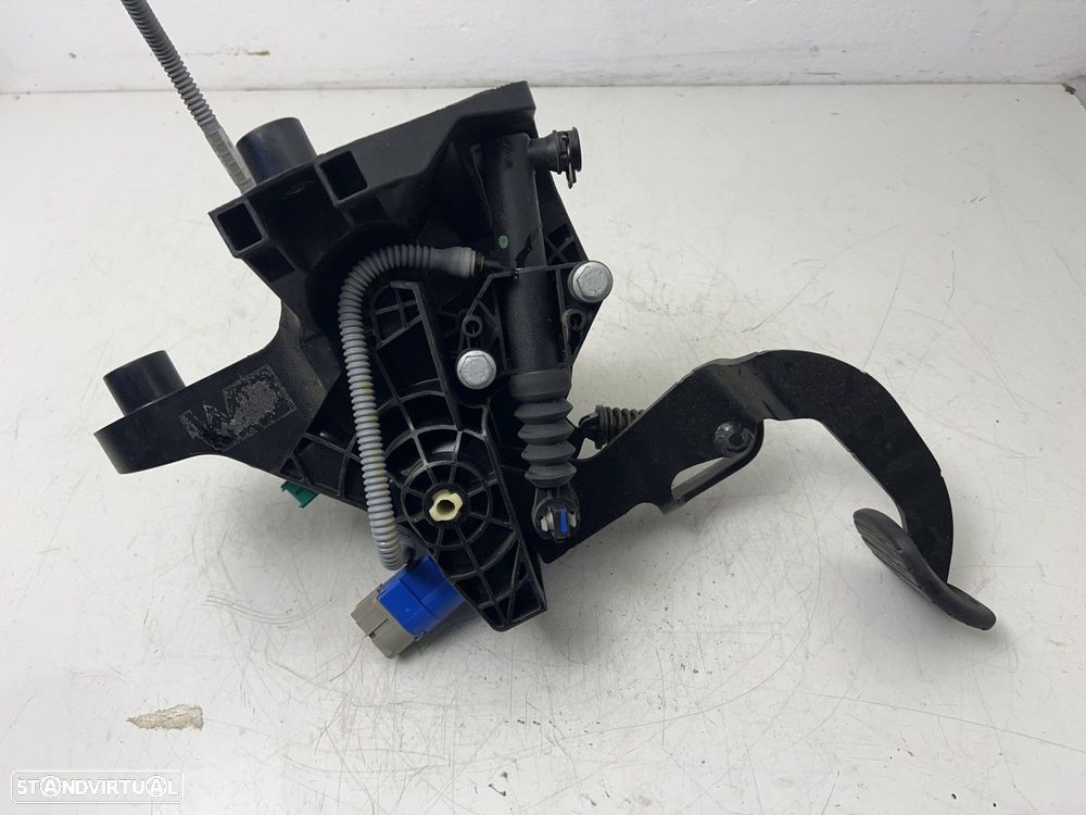 Pedal da Embraiagem FIAT TALENTO (296_) REF. 14017095 - 2