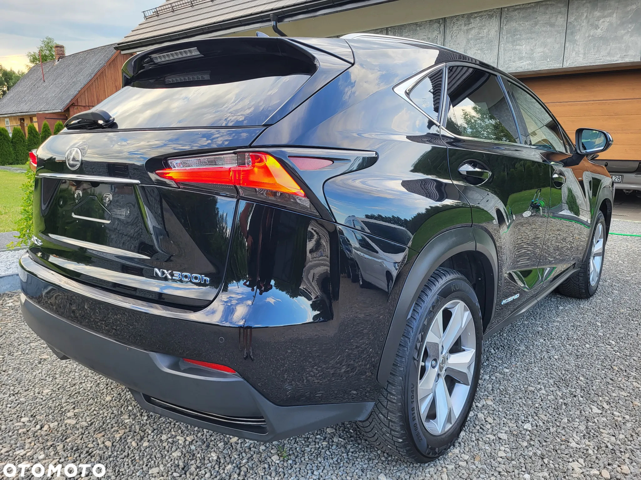 Lexus NX 300h Business Edition - 9
