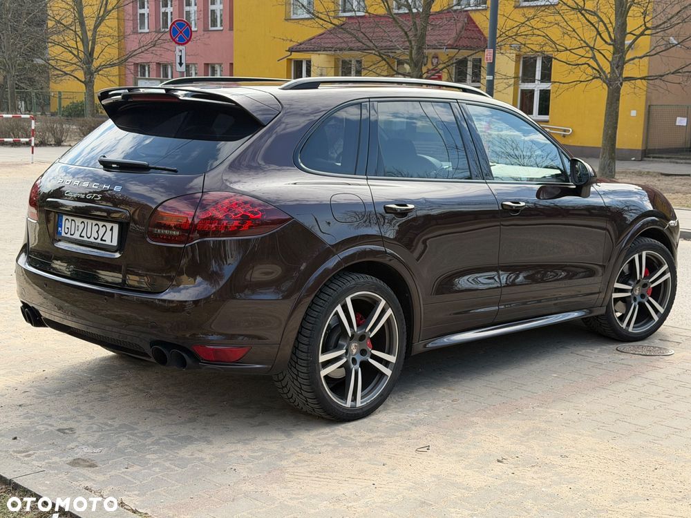 Porsche Cayenne - 6