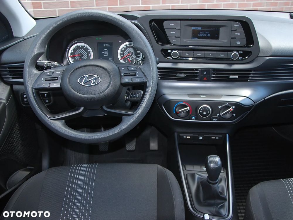 Hyundai i20 1.2 Pure - 24
