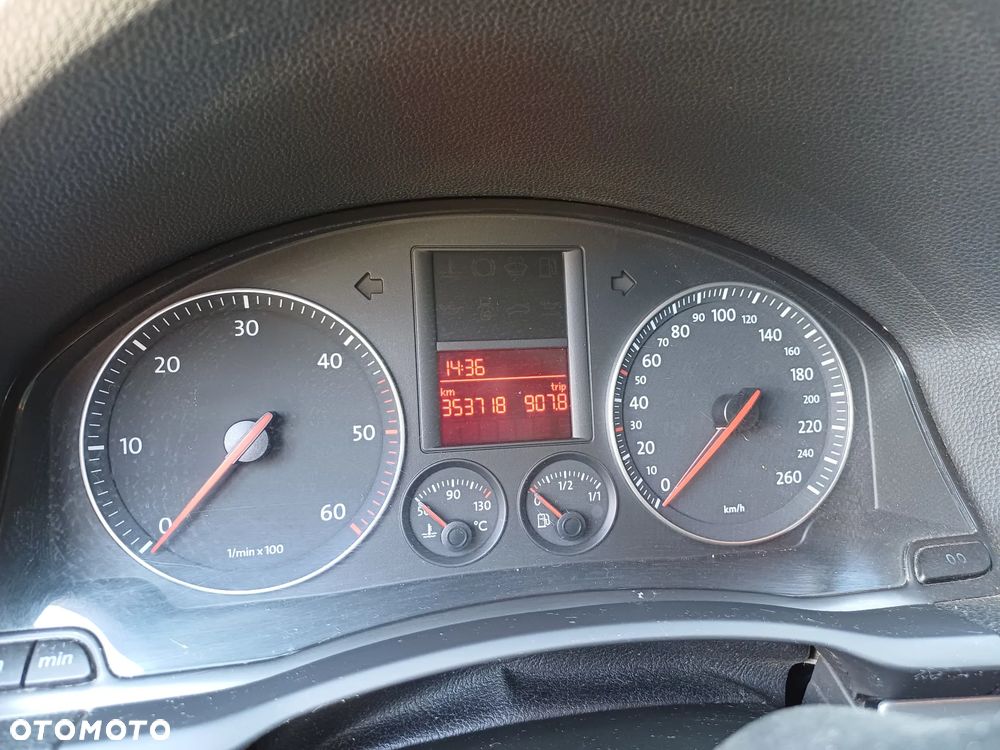 Volkswagen Jetta 1.9 TDI Comfortline - 11