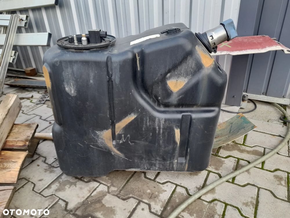 Zbiornik AdBlue Mercedes Actros MP4 9604700815