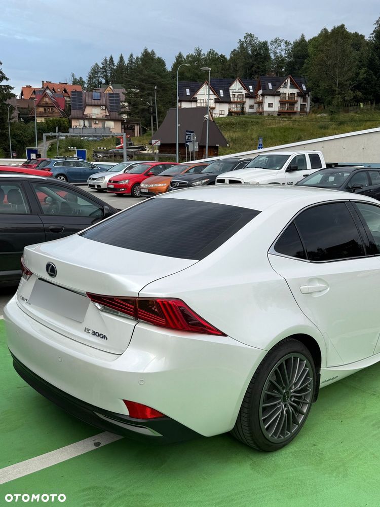 Lexus IS 300h Business Edition - 16