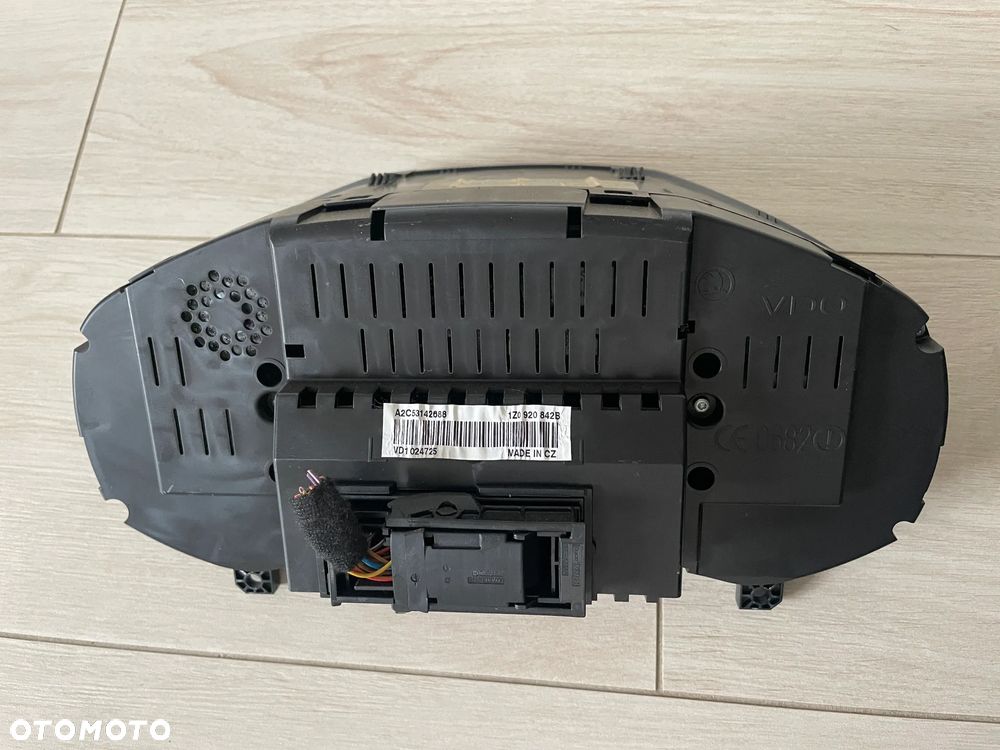 SKODA OCTAVIA II LIFT ZEGAR LICZNIK 1Z0920842B 1,6 FSI - 3
