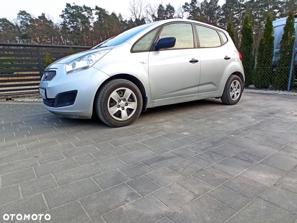 Kia Venga - 10