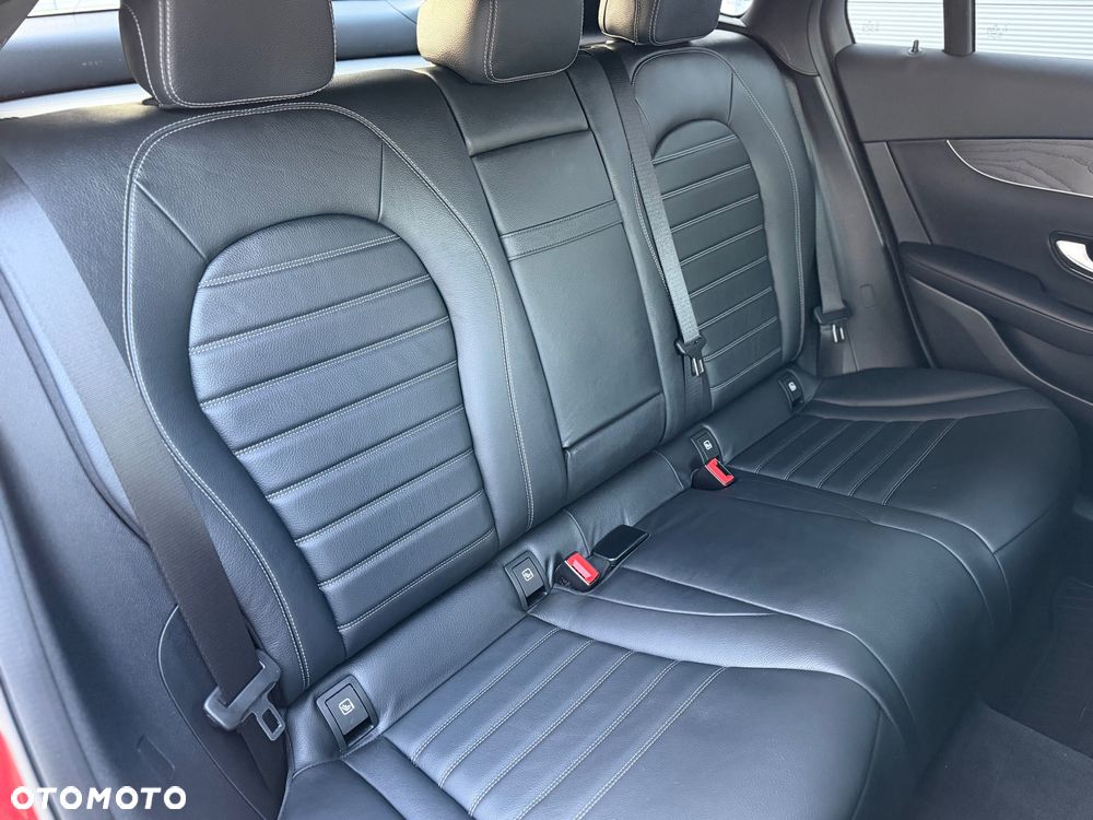 Mercedes-Benz GLC 250 4Matic 9G-TRONIC Exclusive - 22