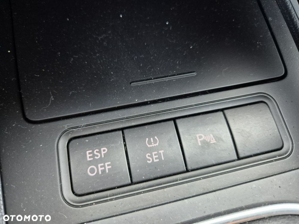 Volkswagen Golf - 22