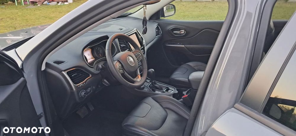 Jeep Cherokee - 7
