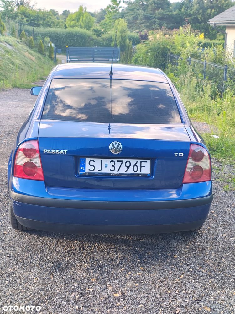 Volkswagen Passat 1.9 TDI Comfortline - 10