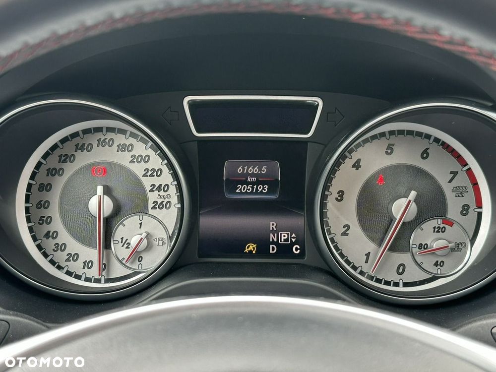 Mercedes-Benz CLA 250 4Matic 7G-DCT AMG Line - 30