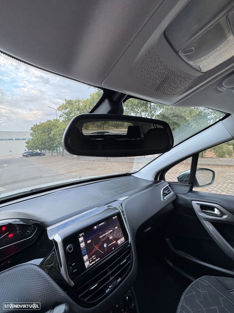 Peugeot 2008 1.2 VTi Allure - 47