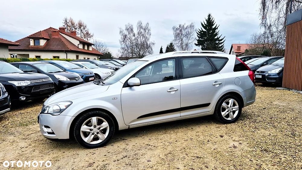 Kia Ceed 1.4 CVVT Dream-Team Edition - 28