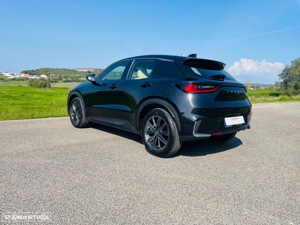 Lexus LBX Elegant - 3