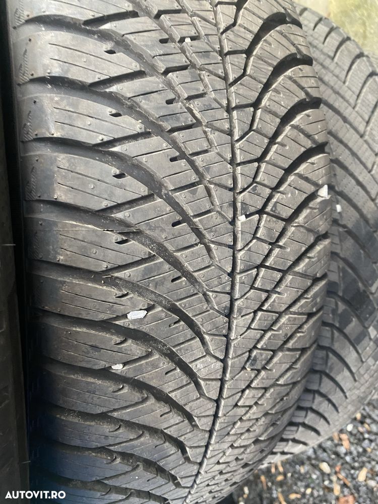 Set 2 anvelope iarna vara Yokohama BluEarth 225 60 R18 104V Dot 2924 - 1