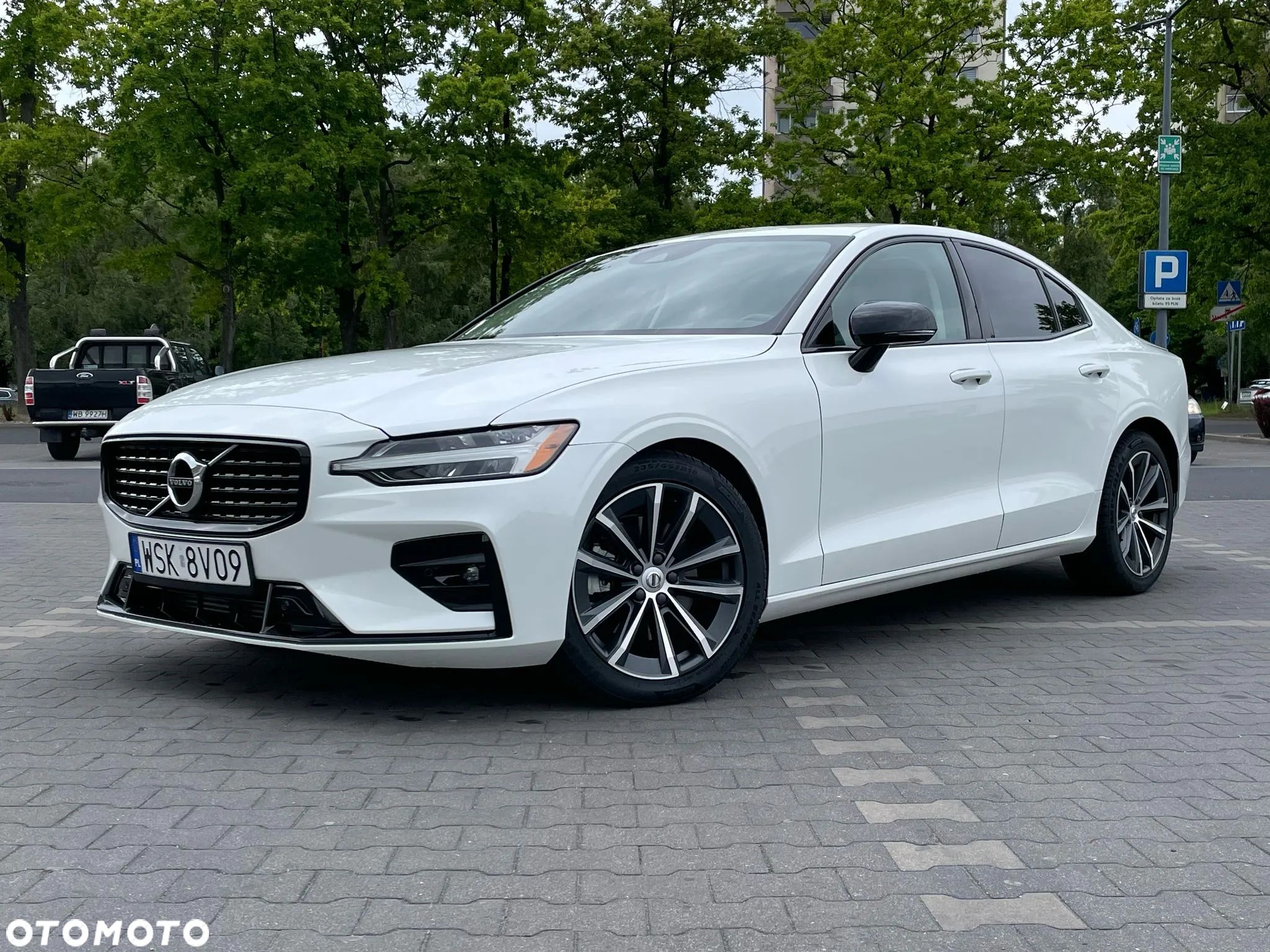Volvo S60 T5 AWD R-Design - 1