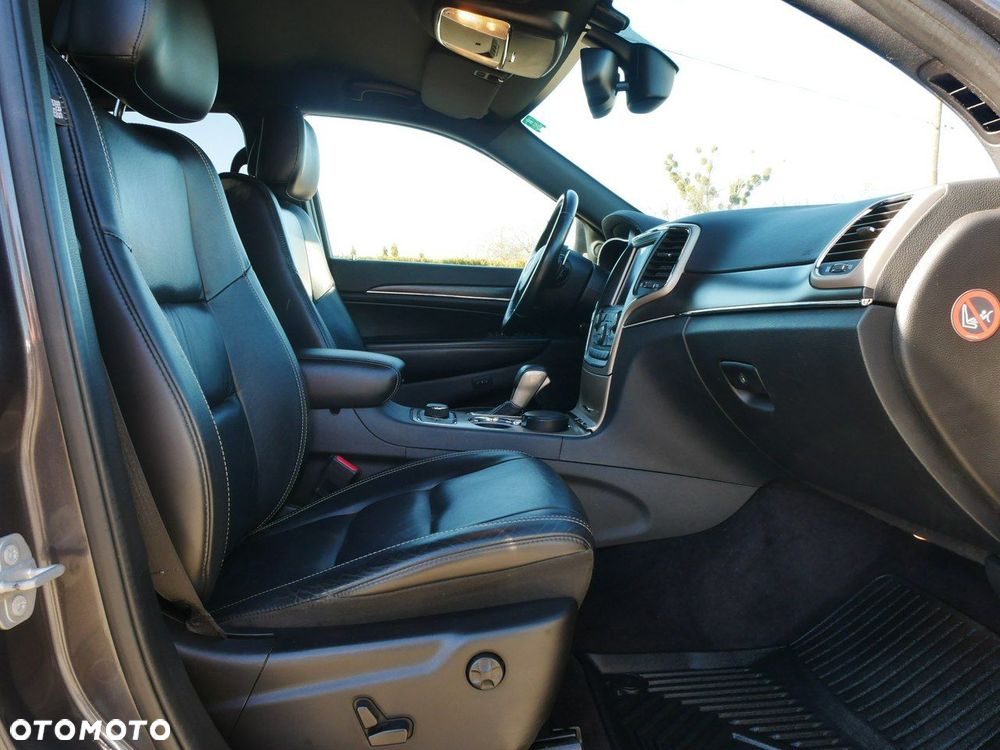 Jeep Grand Cherokee - 28