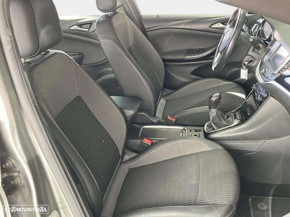 Opel Astra Sports Tourer - 14