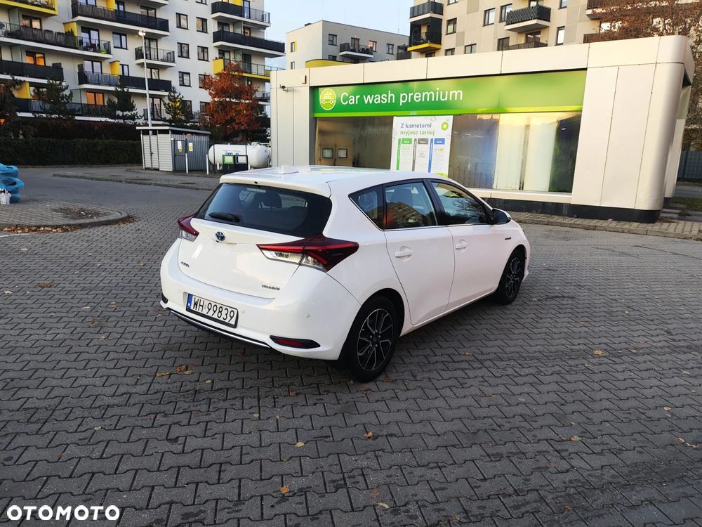 Toyota Auris Hybrid 135 Premium - 4