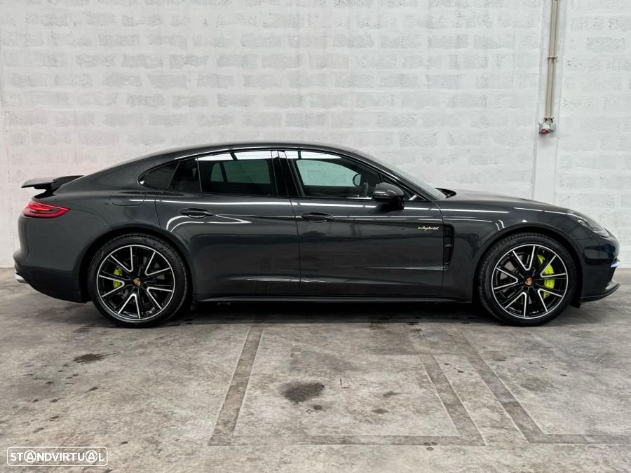 Porsche Panamera 4 E-Hybrid - 3