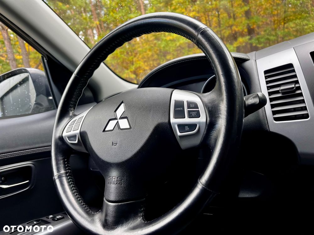 Mitsubishi Outlander 2.0 DI-D 4WD Invite - 34