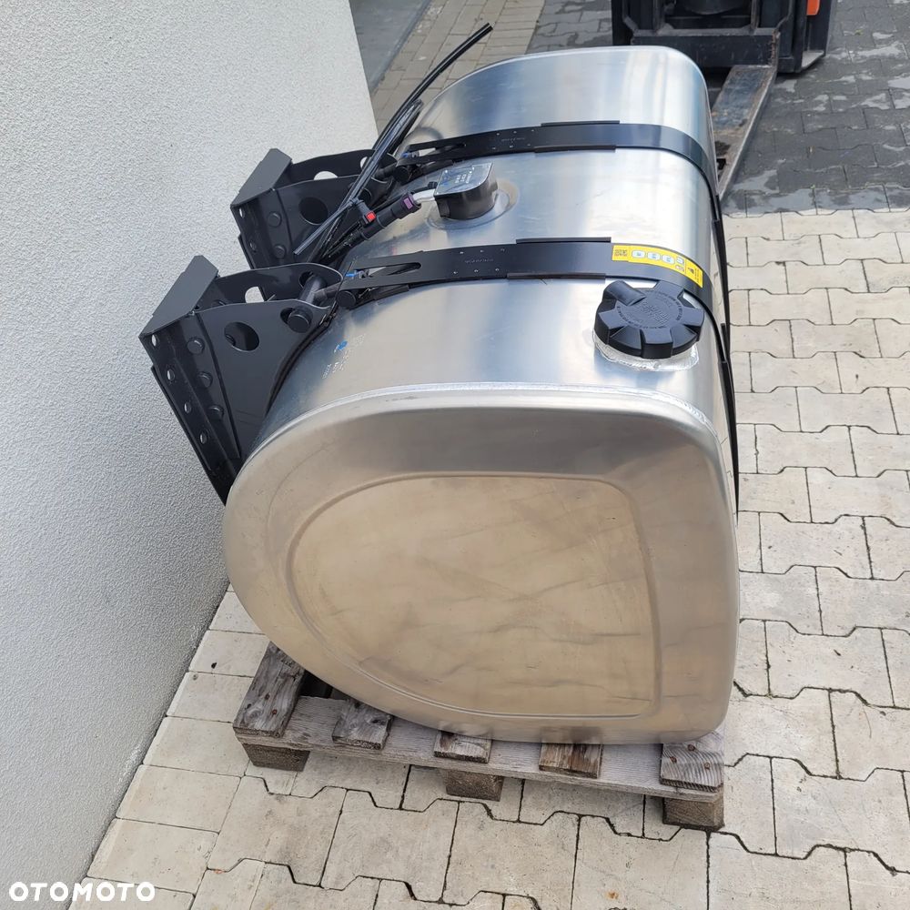 ZBIORNIK PALIWA VOLVO FH4 RENAULT OM 21516447 100X70X70 405L. - 3