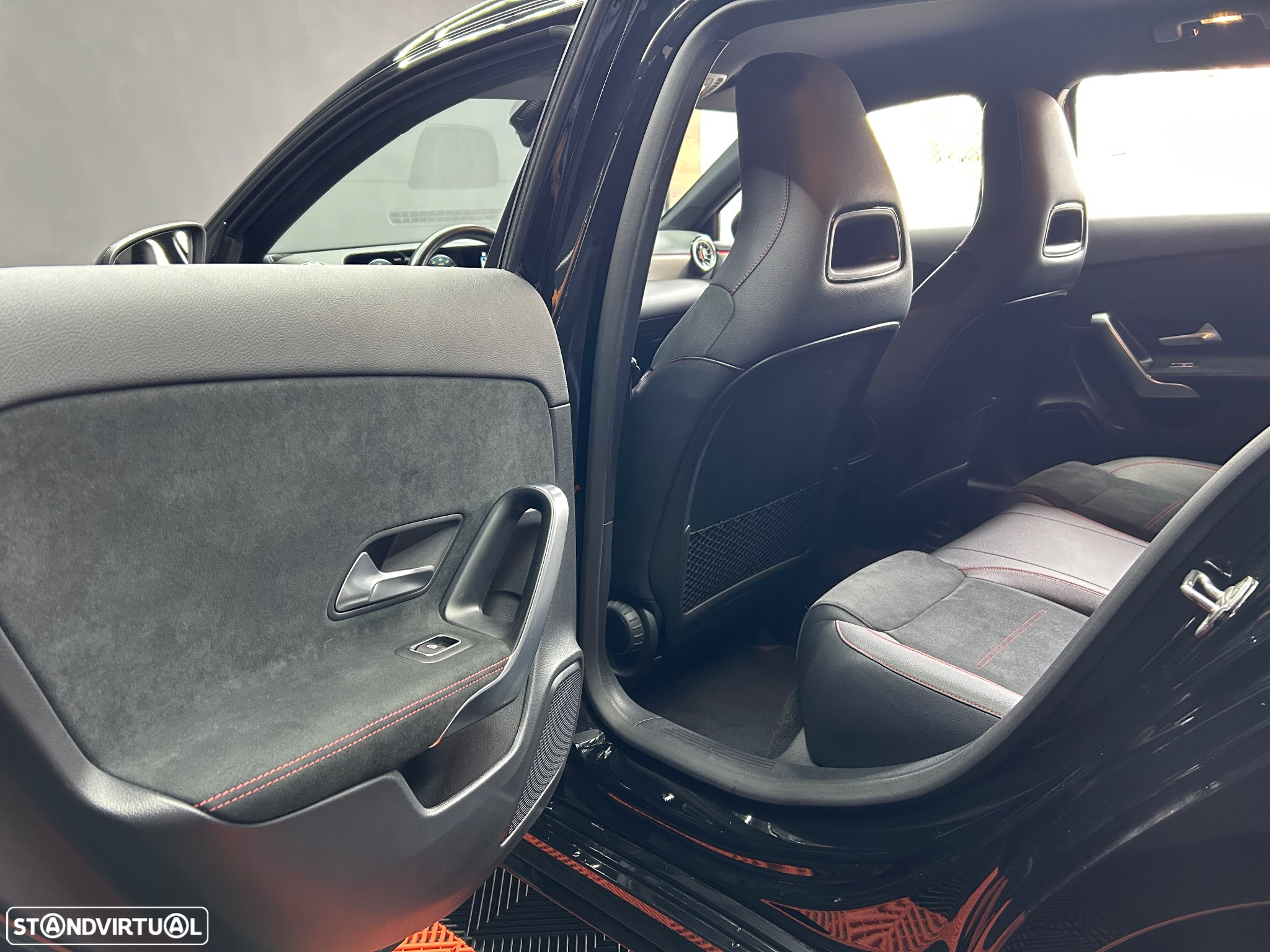 Mercedes-Benz A 250 e AMG Line - 35