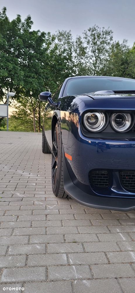 Dodge Challenger - 19