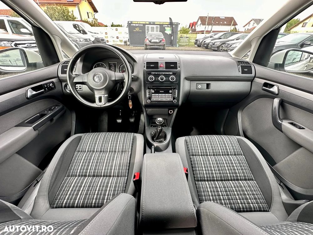 Volkswagen Touran - 5