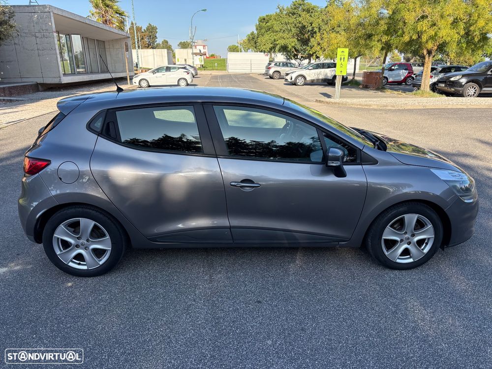 Renault Clio 1.2 16V Confort - 4