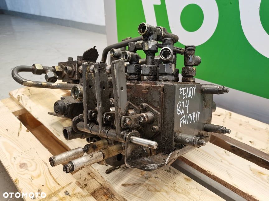 Rozdzielacz Fendt 824 Favorit - 9