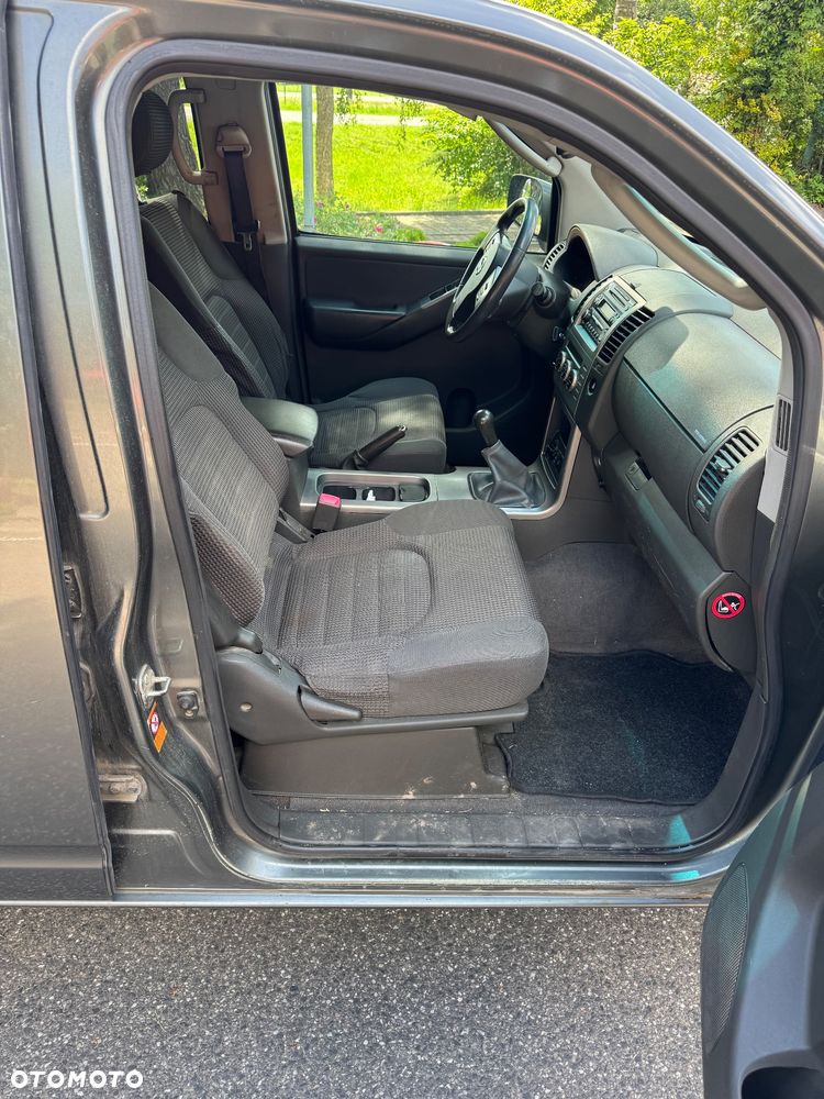 Nissan Pathfinder 2.5 D XE - 7
