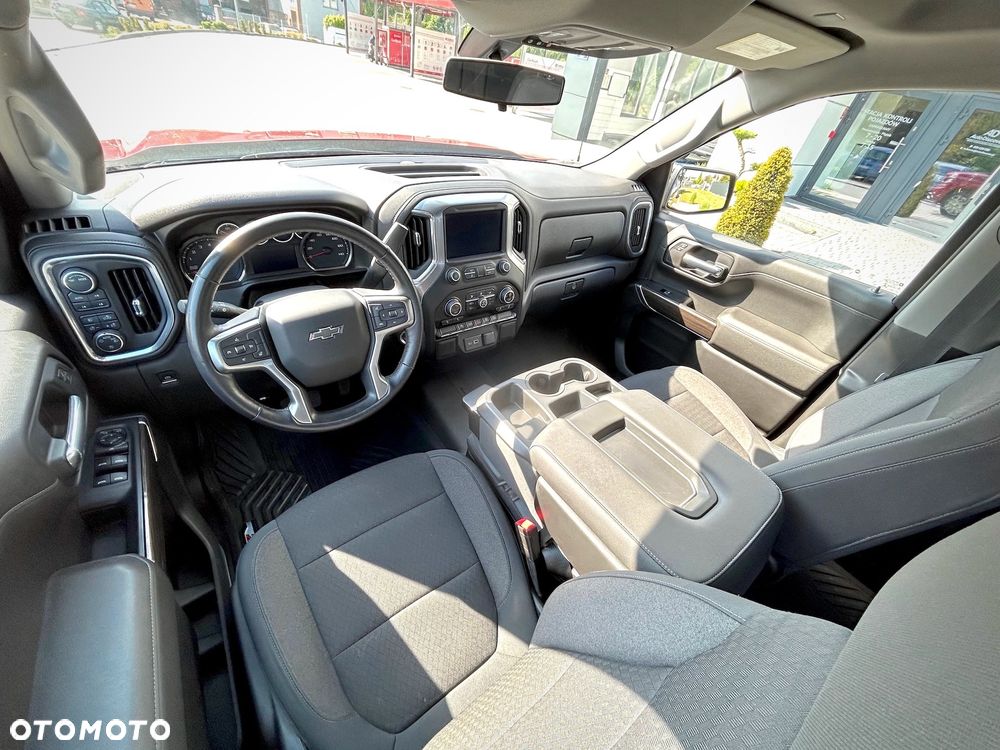 Chevrolet Silverado - 18